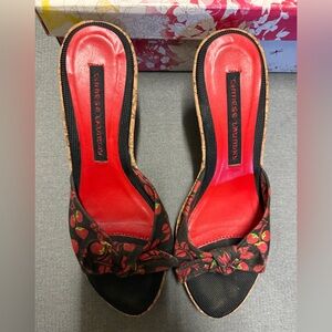 Chinese Laundry Seabury Wedges size 7.5